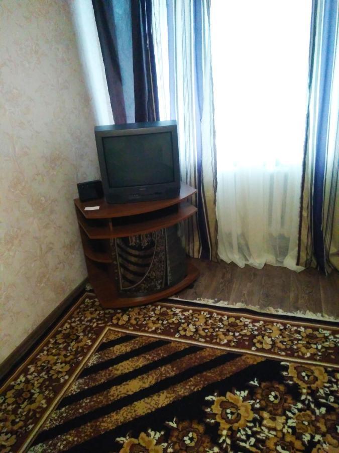 Двухкомнатная квартира в центре Ахтырка Экстерьер фото